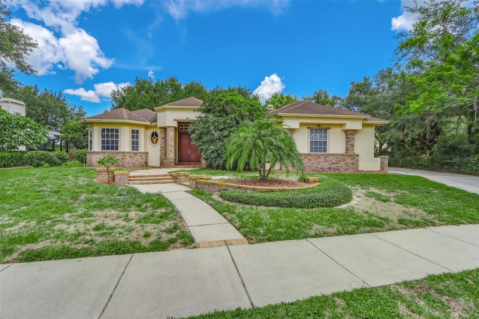 Property Photo: 1370 Lake Rogers Circle FL 32765