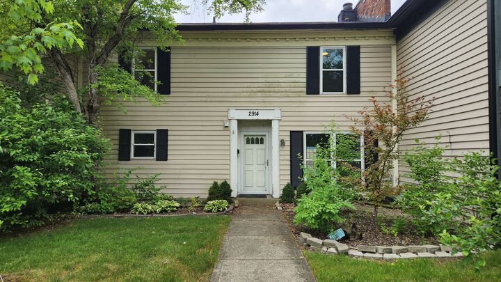 2914 Fordham Lane  Indianapolis IN 46268 photo