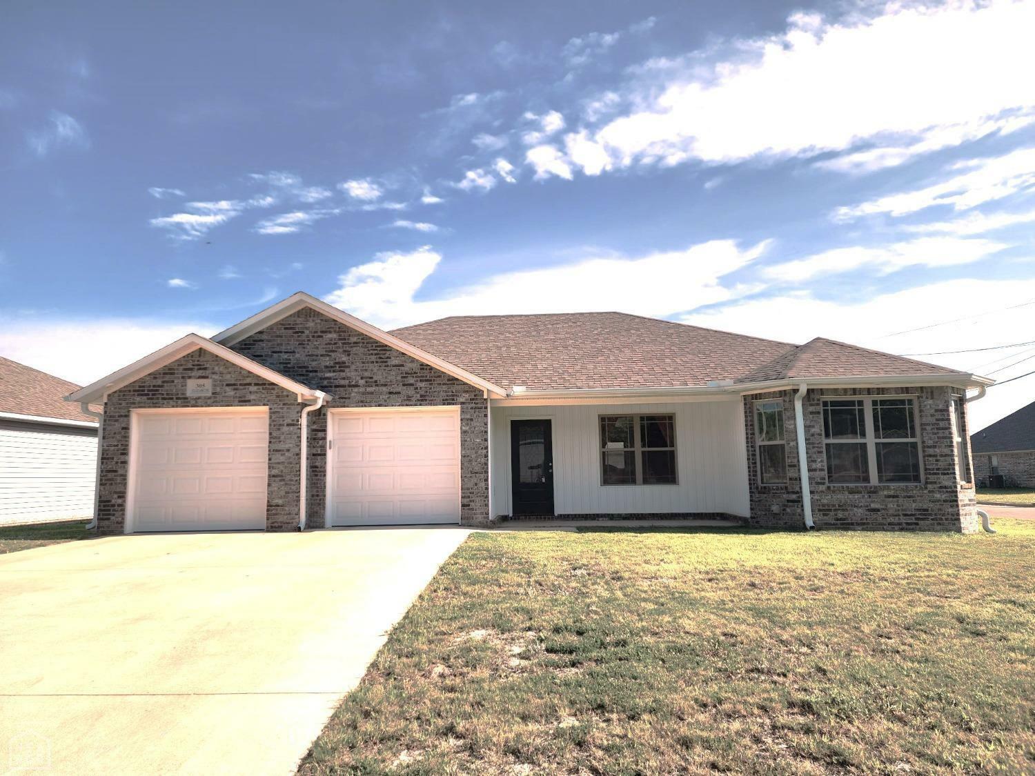 Property Photo:  305 Elizabeth Drive  AR 72450 