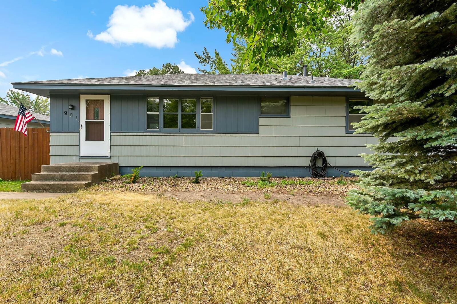 Property Photo:  901 Pearson Parkway  MN 55444 
