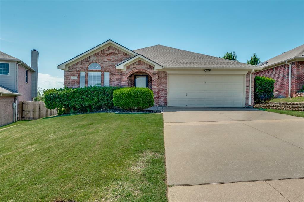 Property Photo:  1517 Redstone Drive  TX 76112 