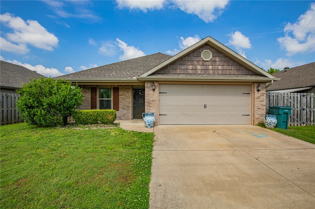 Property Photo:  2902 F Street  AR 72758 