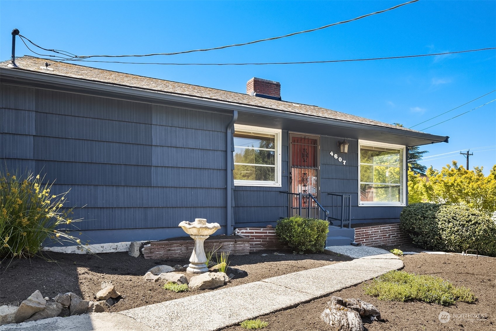 Property Photo:  4607 SW Cloverdale Street  WA 98136 