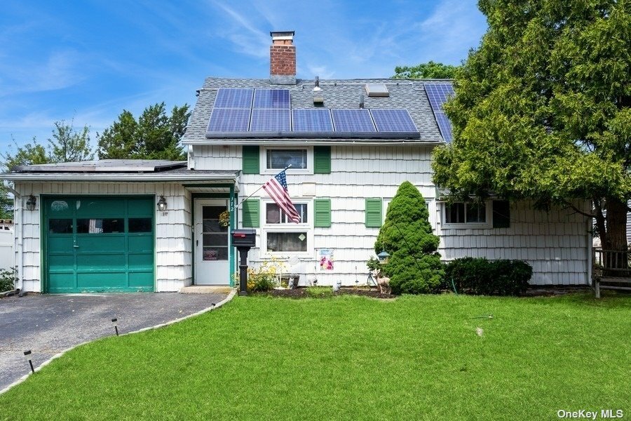 Property Photo:  172 Red Maple Drive E  NY 11756 