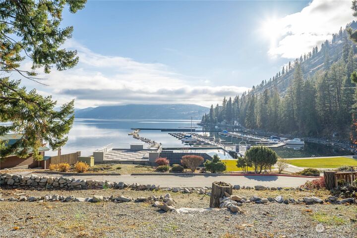 Property Photo: 11155 S Lakeshore Road 28B WA 98816