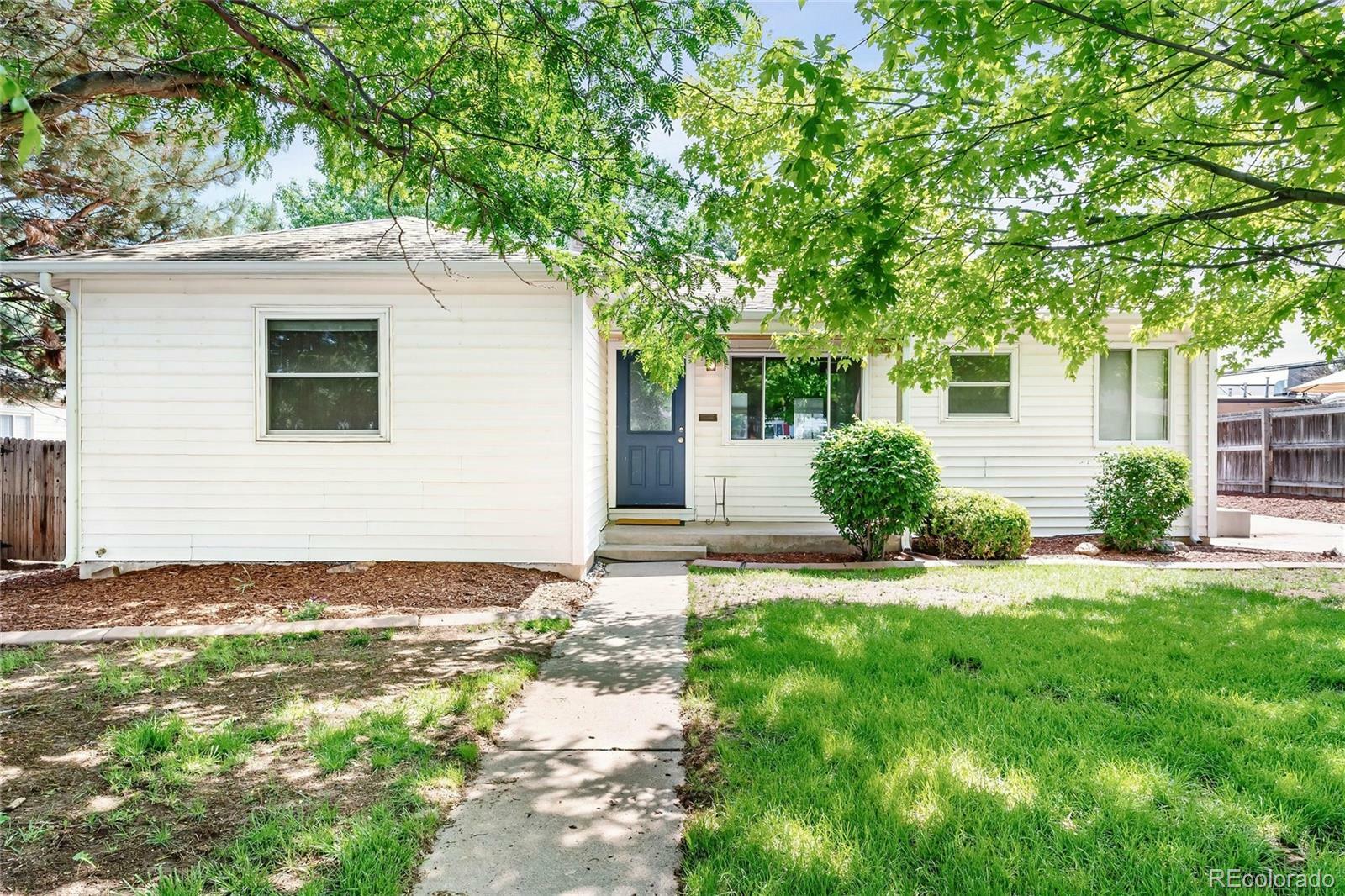 Property Photo:  2708 S Harrison Street  CO 80210 