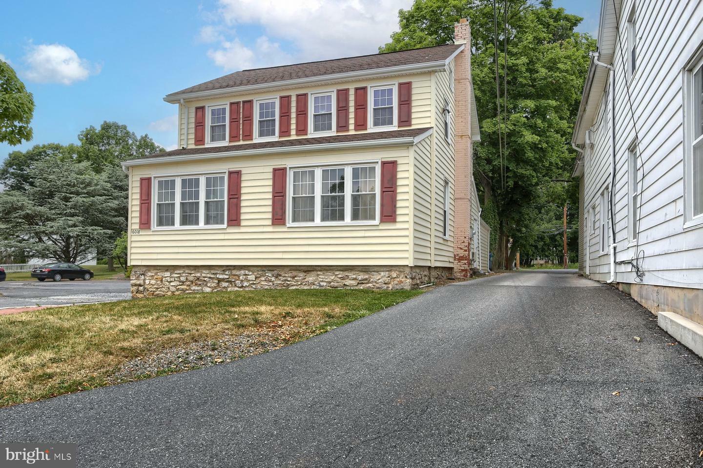 Property Photo: 6018 Linglestown Road PA 17112