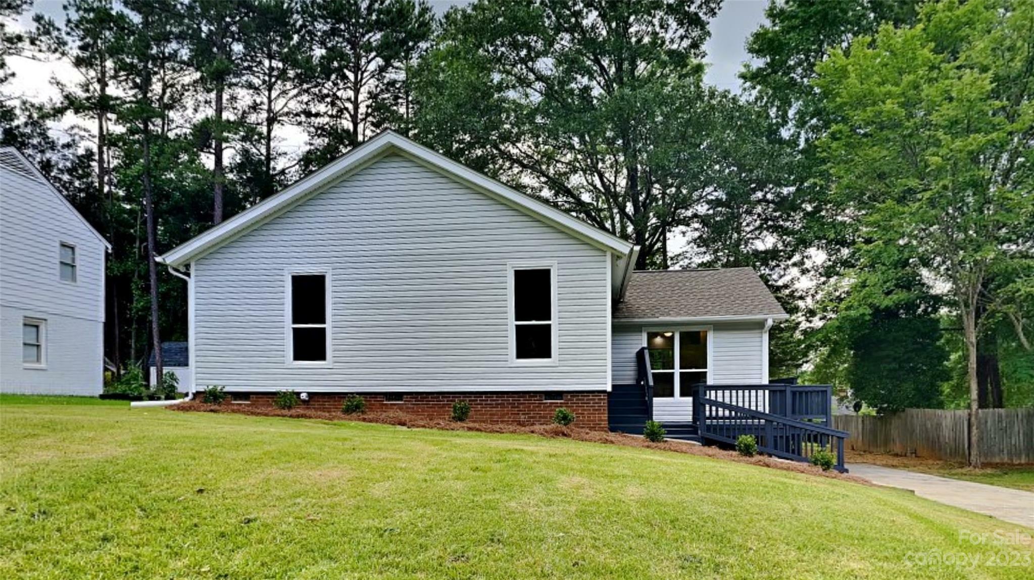 Property Photo: 9606 Buckskin Lane NC 28227