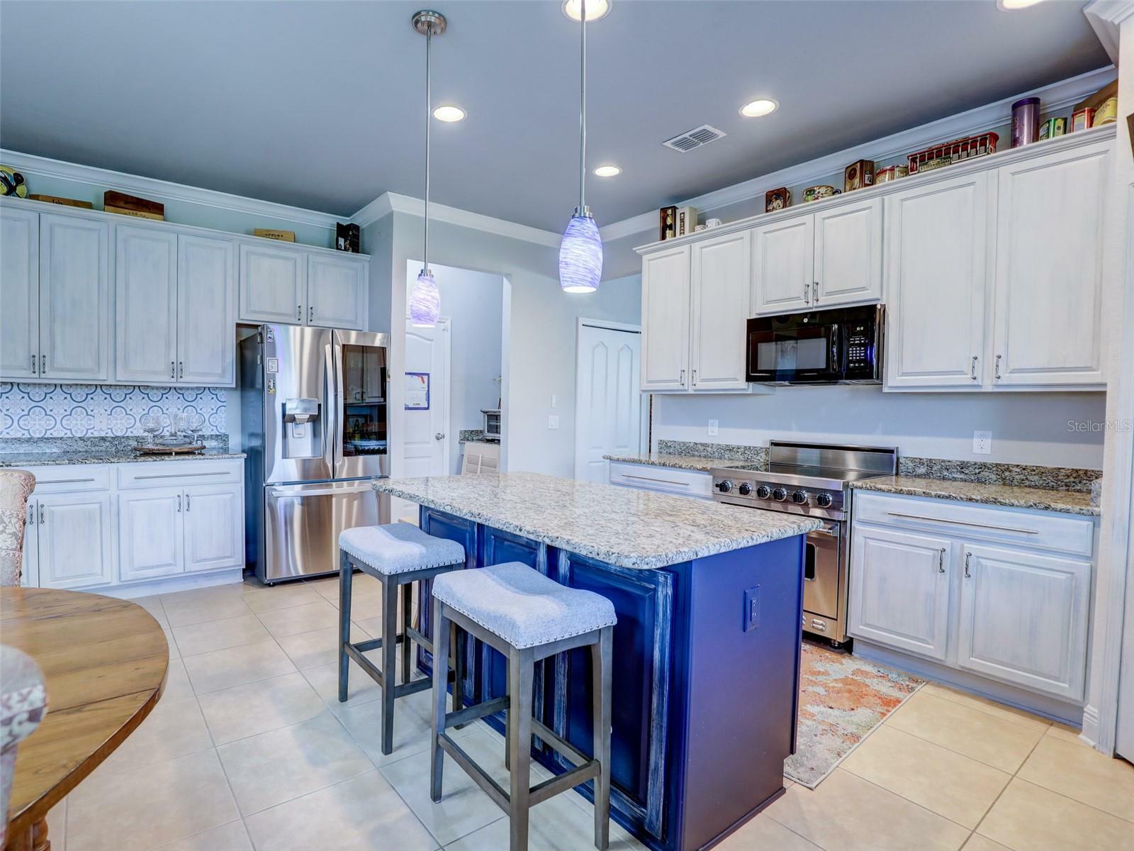 Property Photo: 4055 River Bank Way FL 33980
