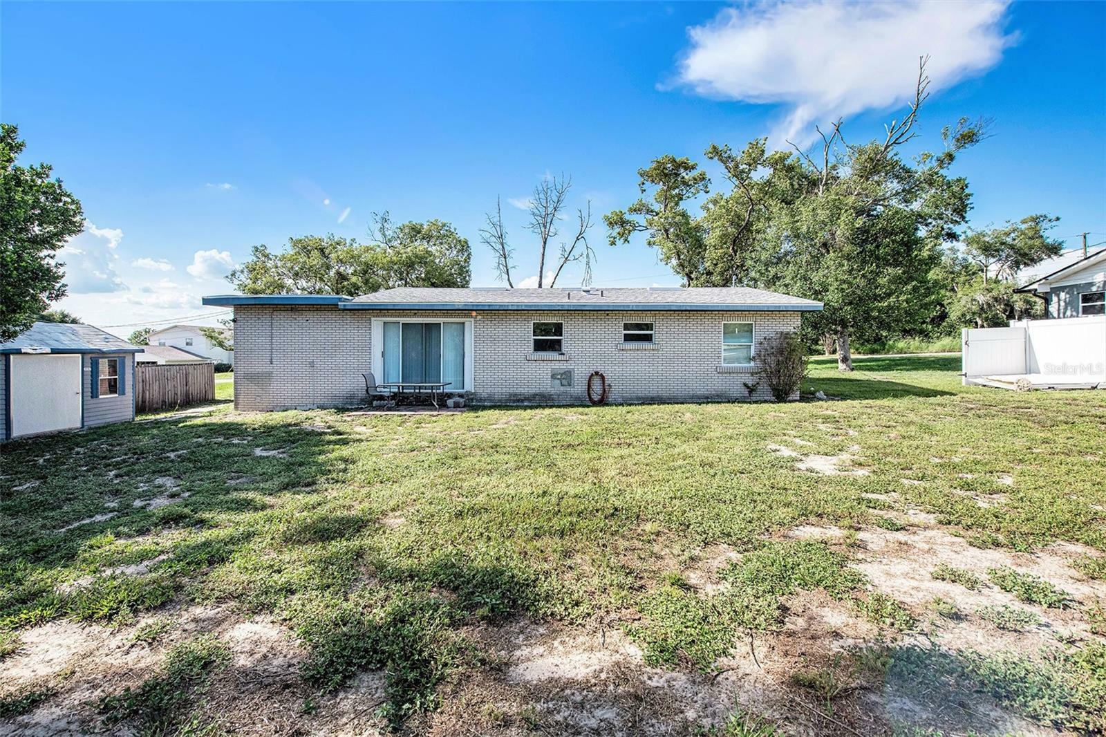 Property Photo: 260 W Interlachen Street FL 33850