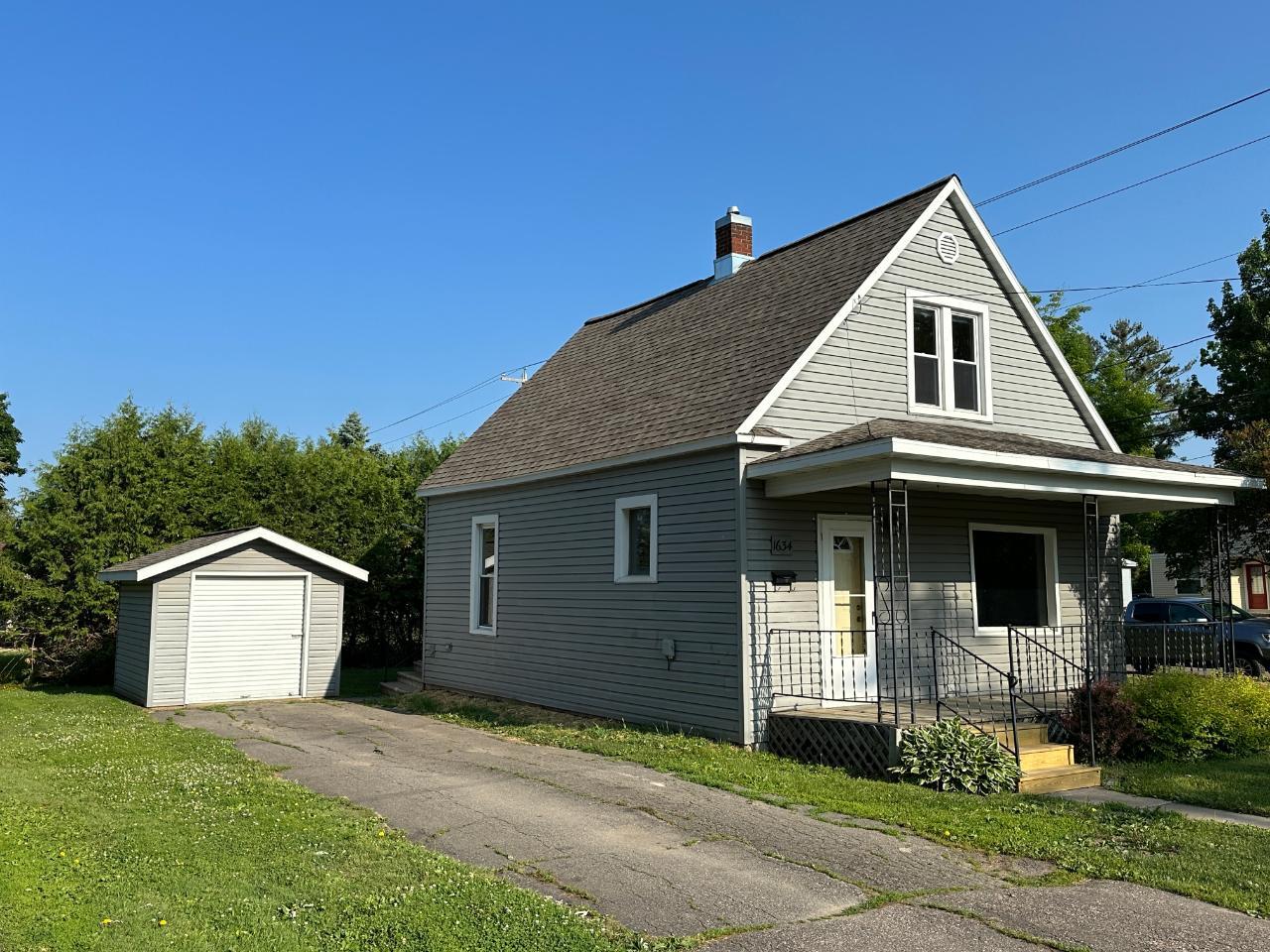 Property Photo: 1634 Clermont St WI 54409