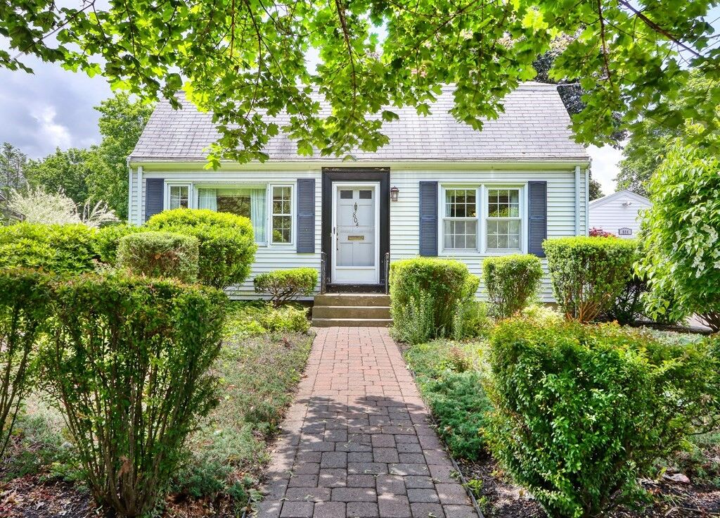 Property Photo:  804 Trapelo  MA 02154 