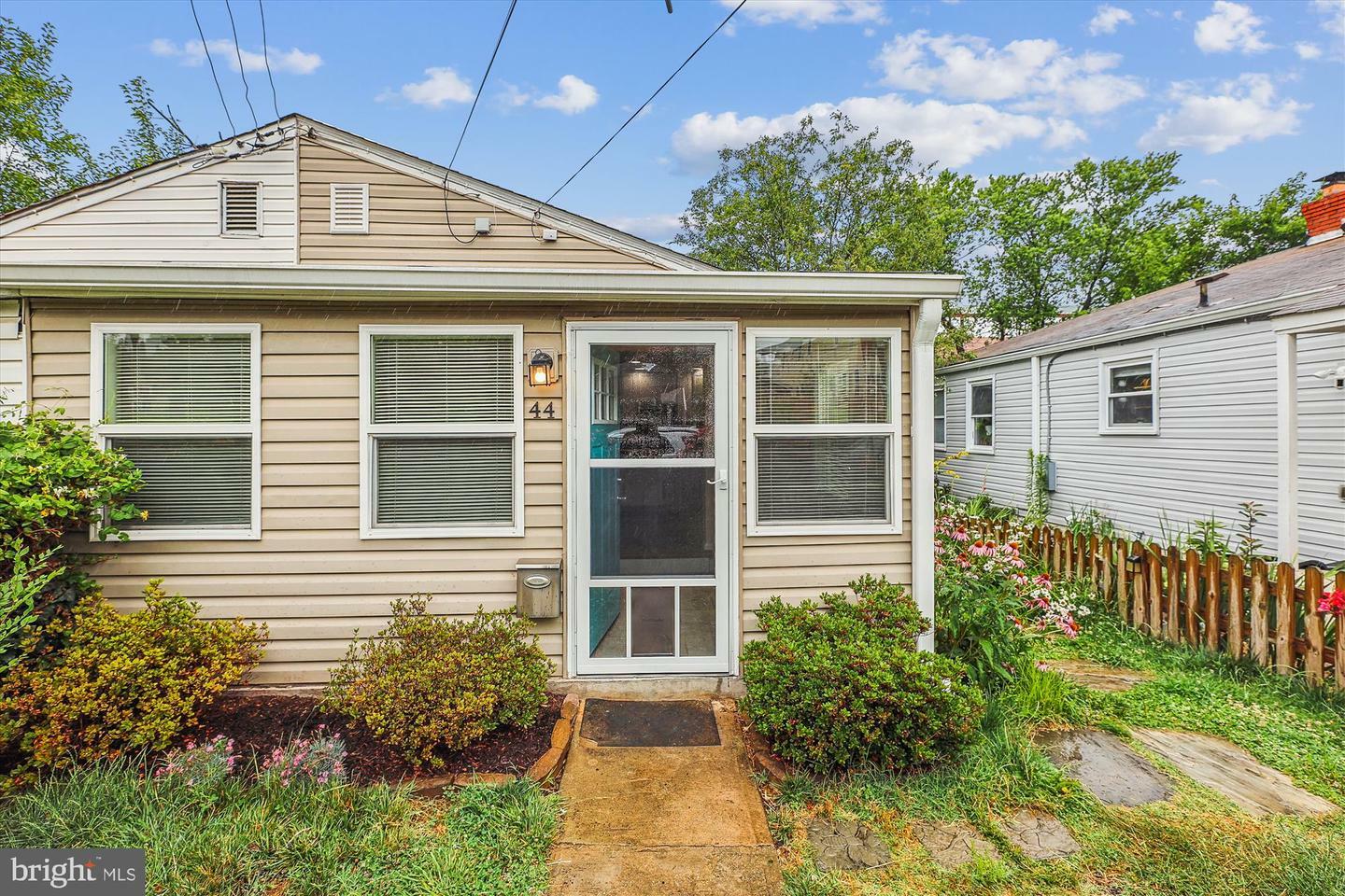 44 E Reed Avenue  Alexandria VA 22305 photo