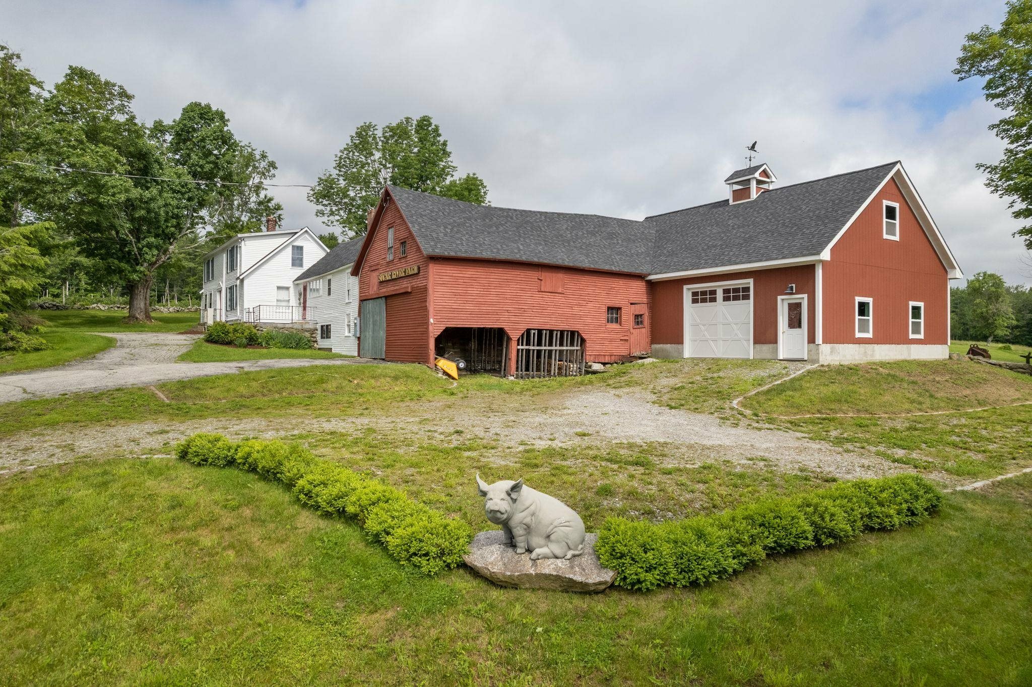 Property Photo:  662 Bradford Road  NH 03773 