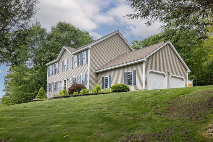 Property Photo:  2 Lynwood Road  NH 03077 