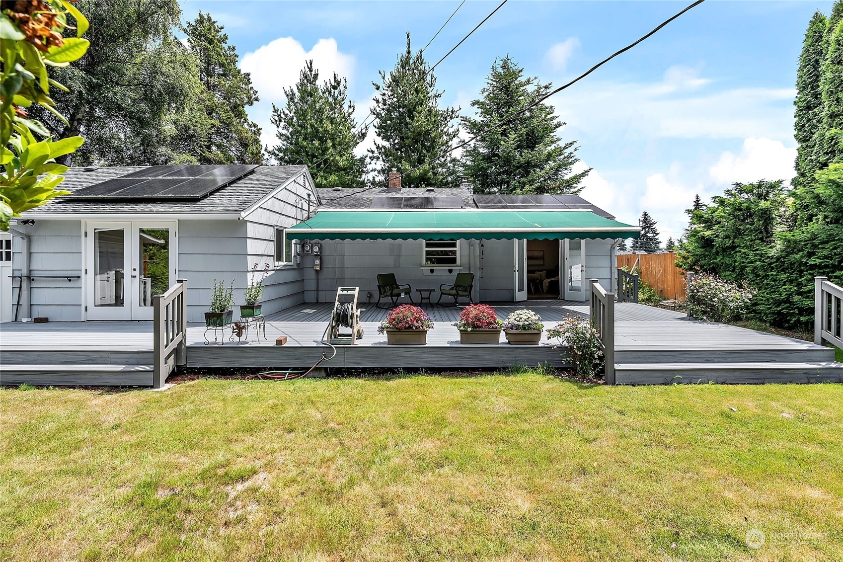 Property Photo: 16255 6th Avenue NE WA 98155