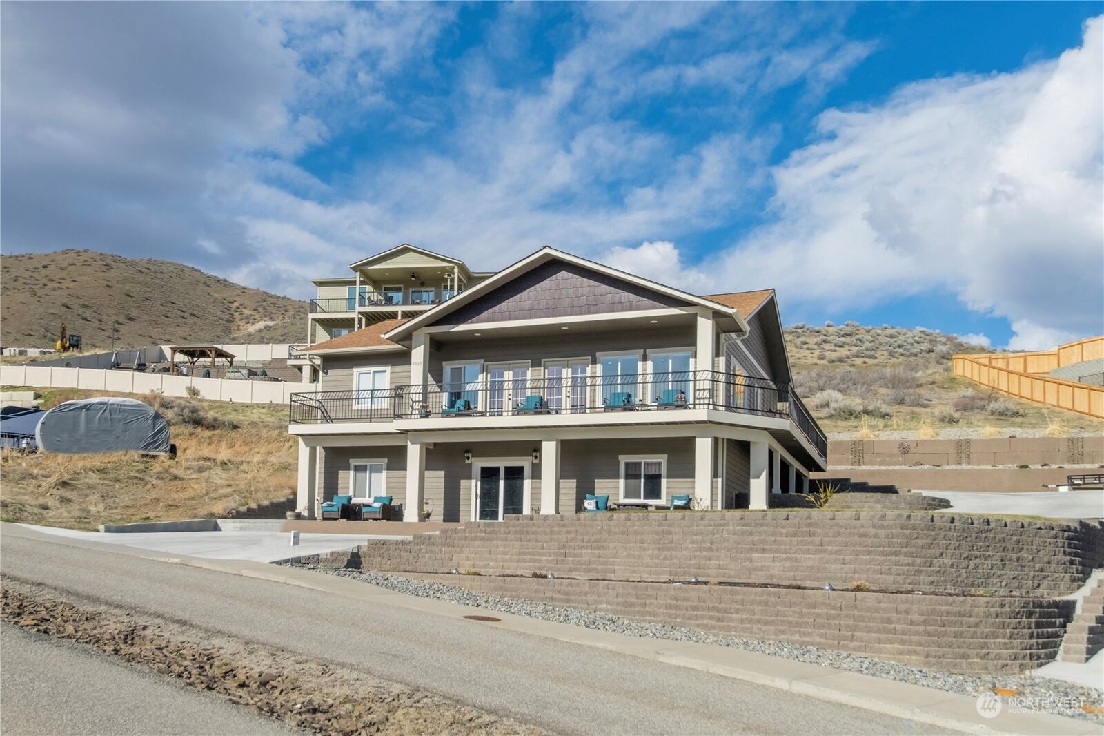 Property Photo: 9982 Saska Way WA 98822