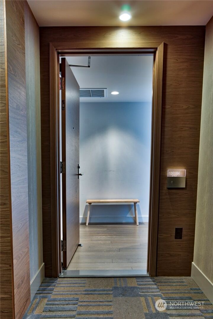 Property Photo: 583 Battery Street 1302N WA 98121