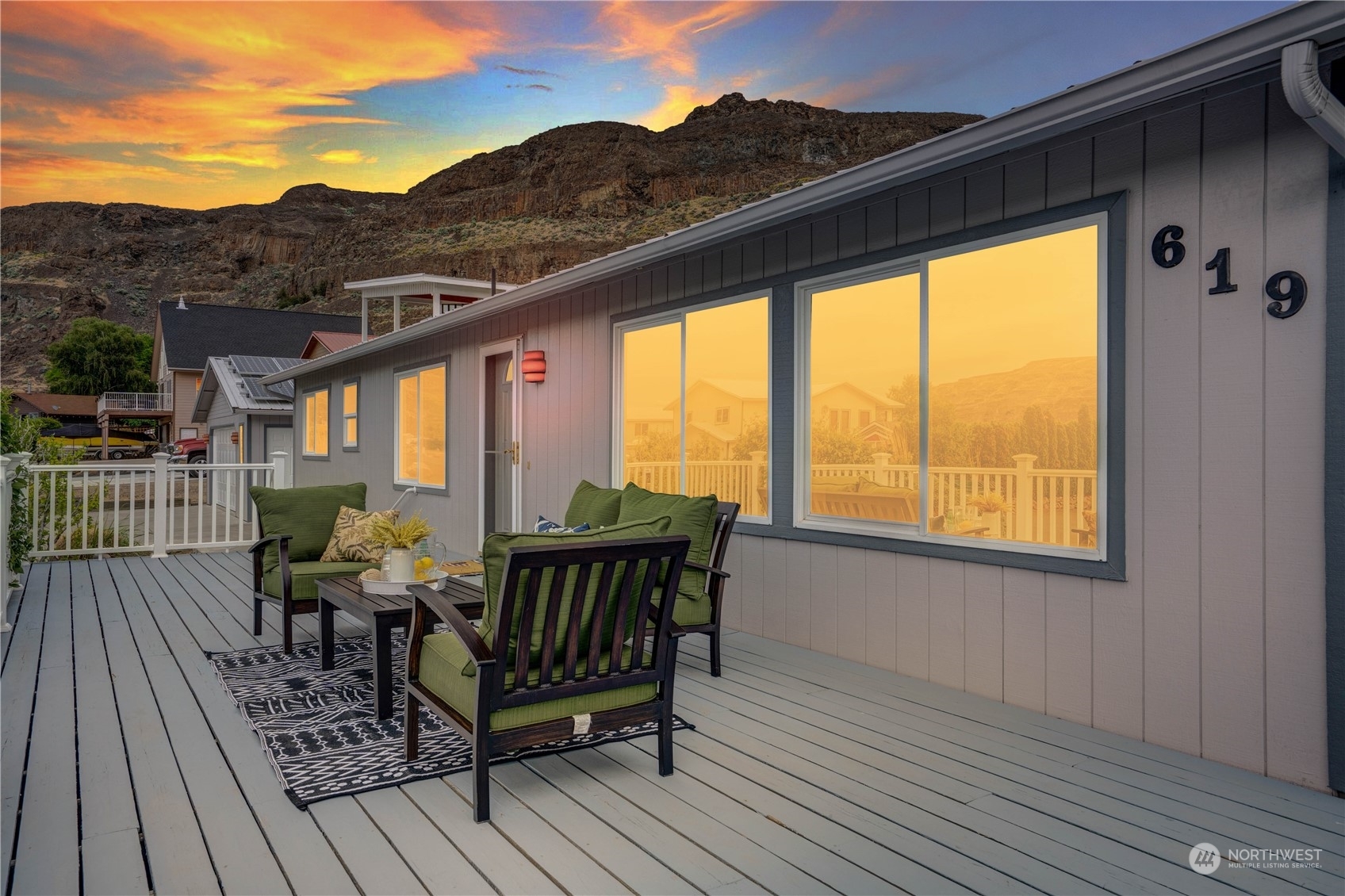 Property Photo: 619 Boyer Avenue SW WA 98848