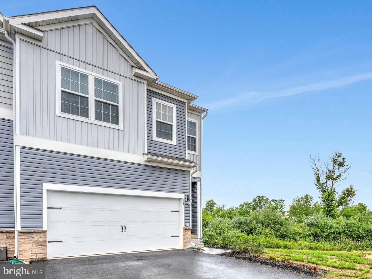 Property Photo: 48 Fonthill Court PA 18951