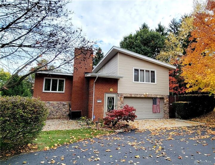 745 W Alex Bell Road  Washington Twp OH 45459 photo