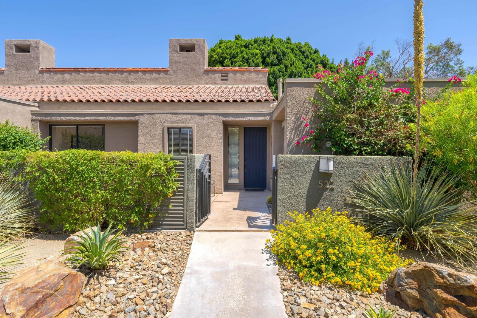 Property Photo:  522 Desert West Drive  CA 92270 