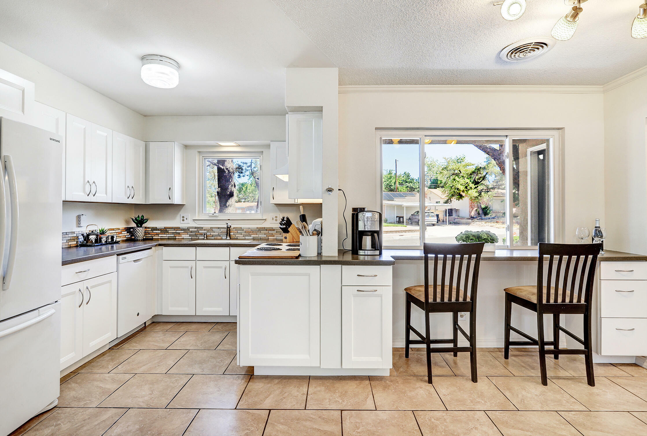 Property Photo: 11500 Versailles Avenue NE NM 87111