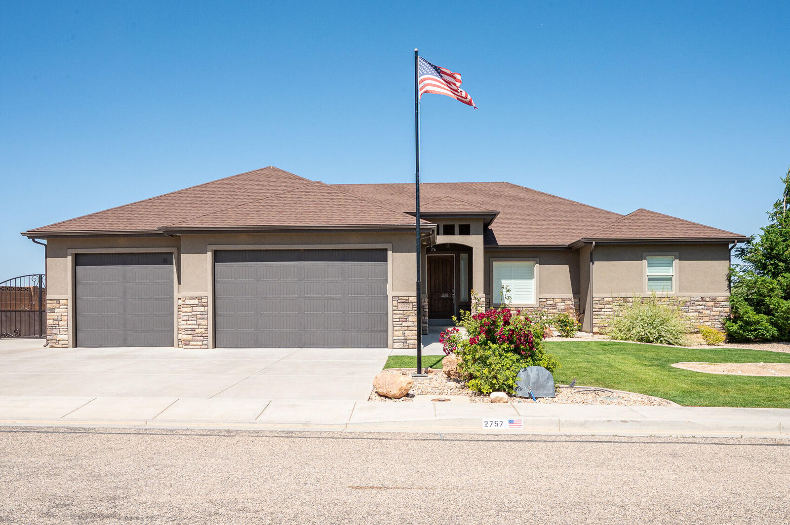 Property Photo:  2757 N 175 W  UT 84721
