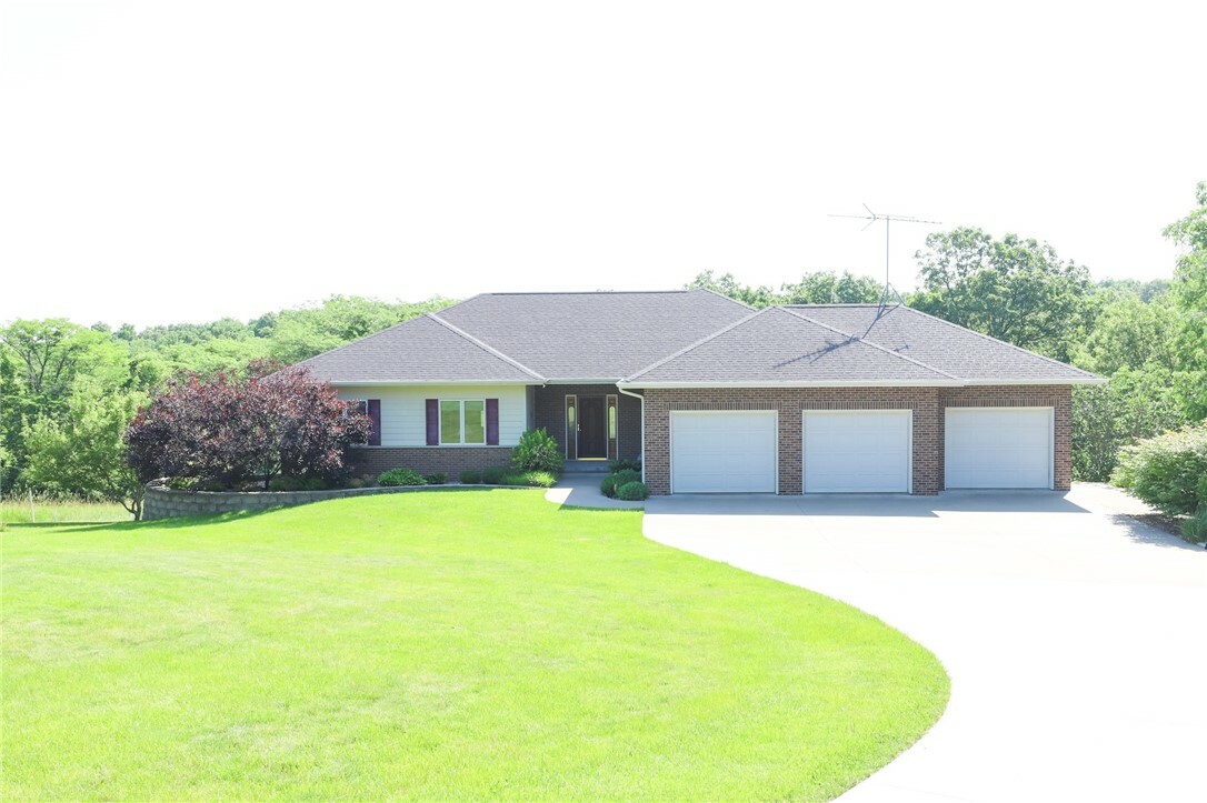 Property Photo:  2267 Dakota Wood Drive  IA 50219 