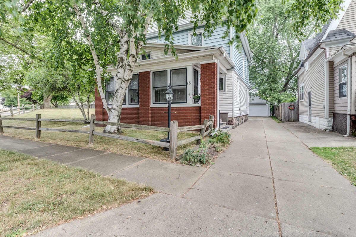 Property Photo:  16 Walnut Avenue  MI 49014 