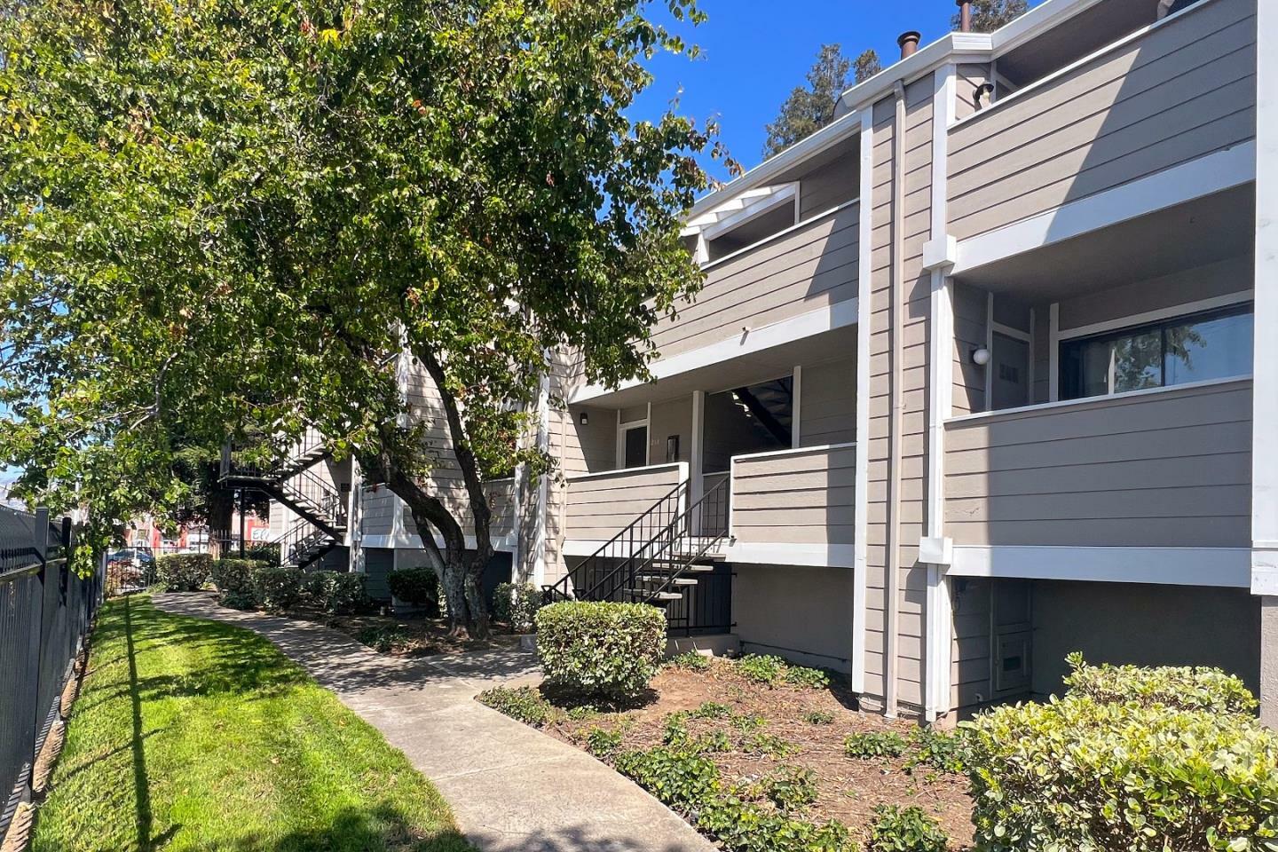 Property Photo: 260 Stonegate Circle 31 CA 95110