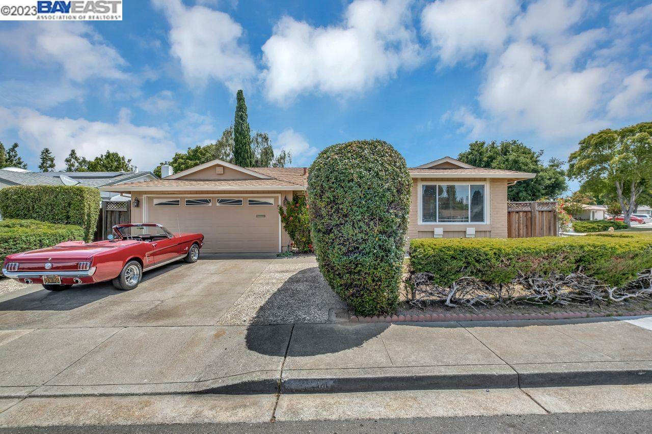 Property Photo: 34290 Atteridge Pl CA 94555