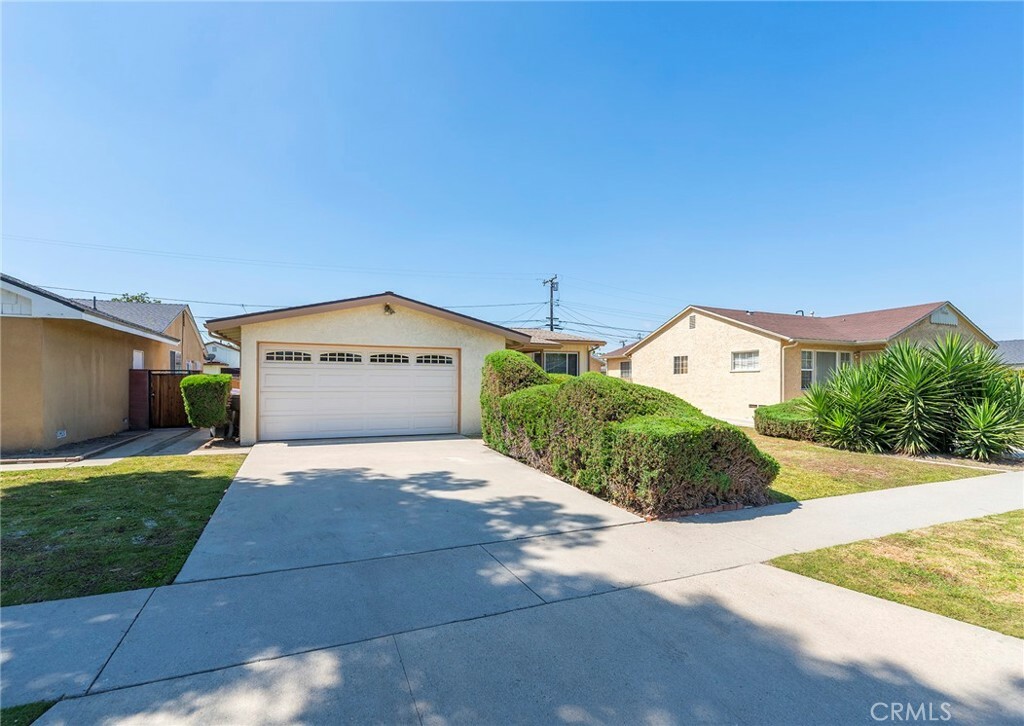 Property Photo:  100 W Dameron Street  CA 90805 