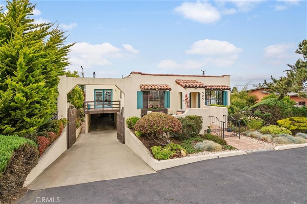 Property Photo:  525 Bernardo Ave  CA 93442 