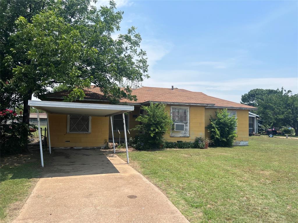 Property Photo: 1617 SE 21st Street TX 76067