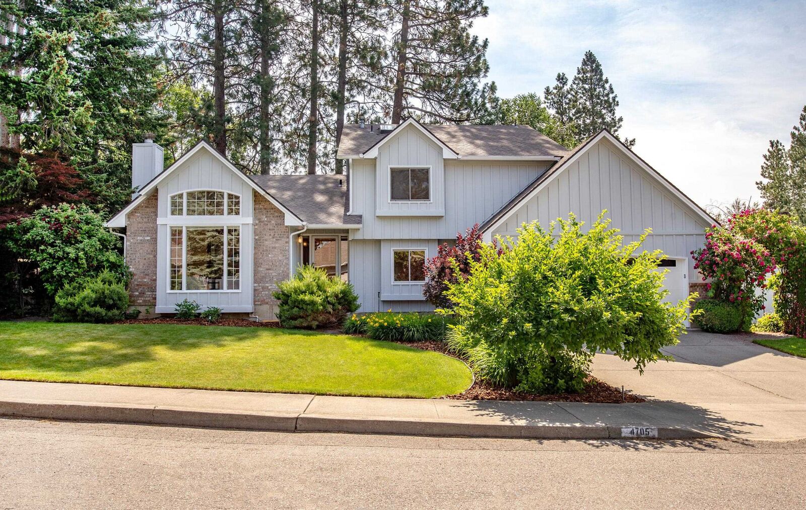 Property Photo: 4705 S Tampa Dr WA 99223