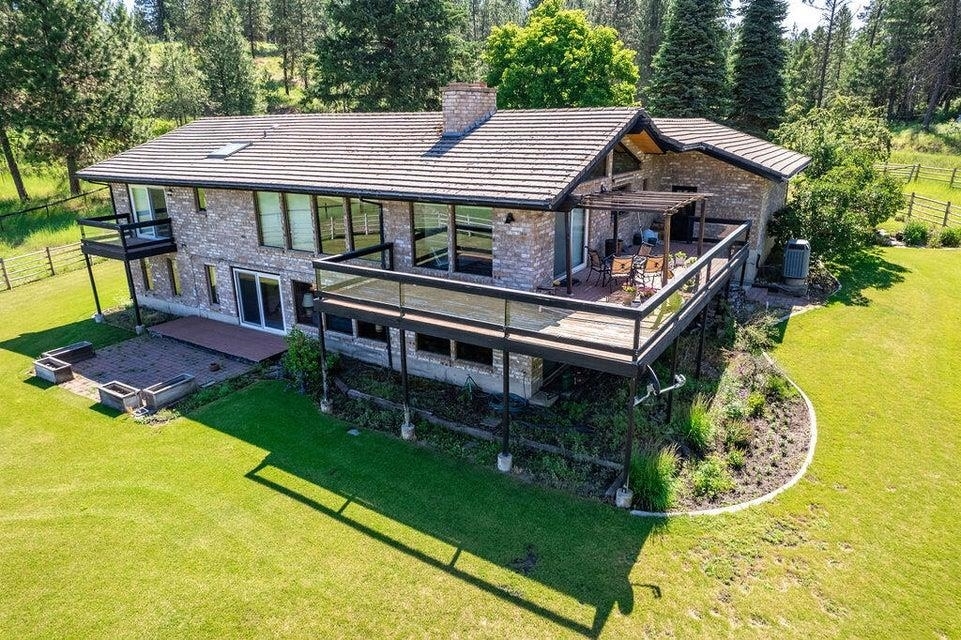 Property Photo:  487 A Hotchkiss Rd  WA 99114 