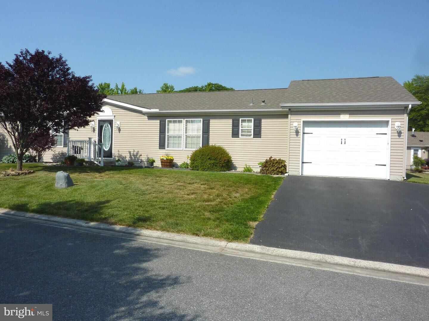 Property Photo:  802 Farrall Drive 802  DE 19901 