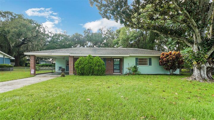 Property Photo: 1357 Peters Drive FL 34748