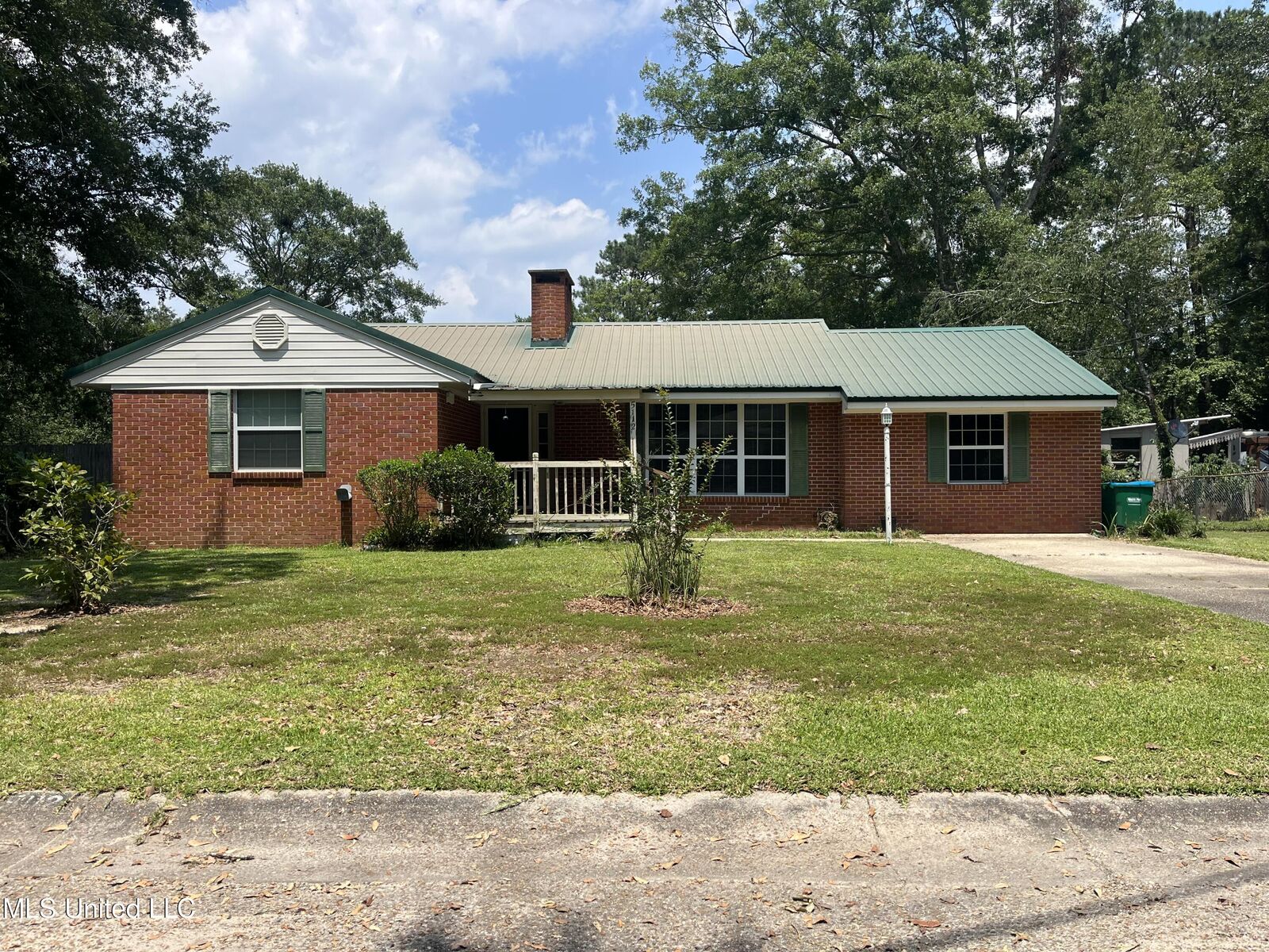 Property Photo: 5112 Center Drive MS 39563