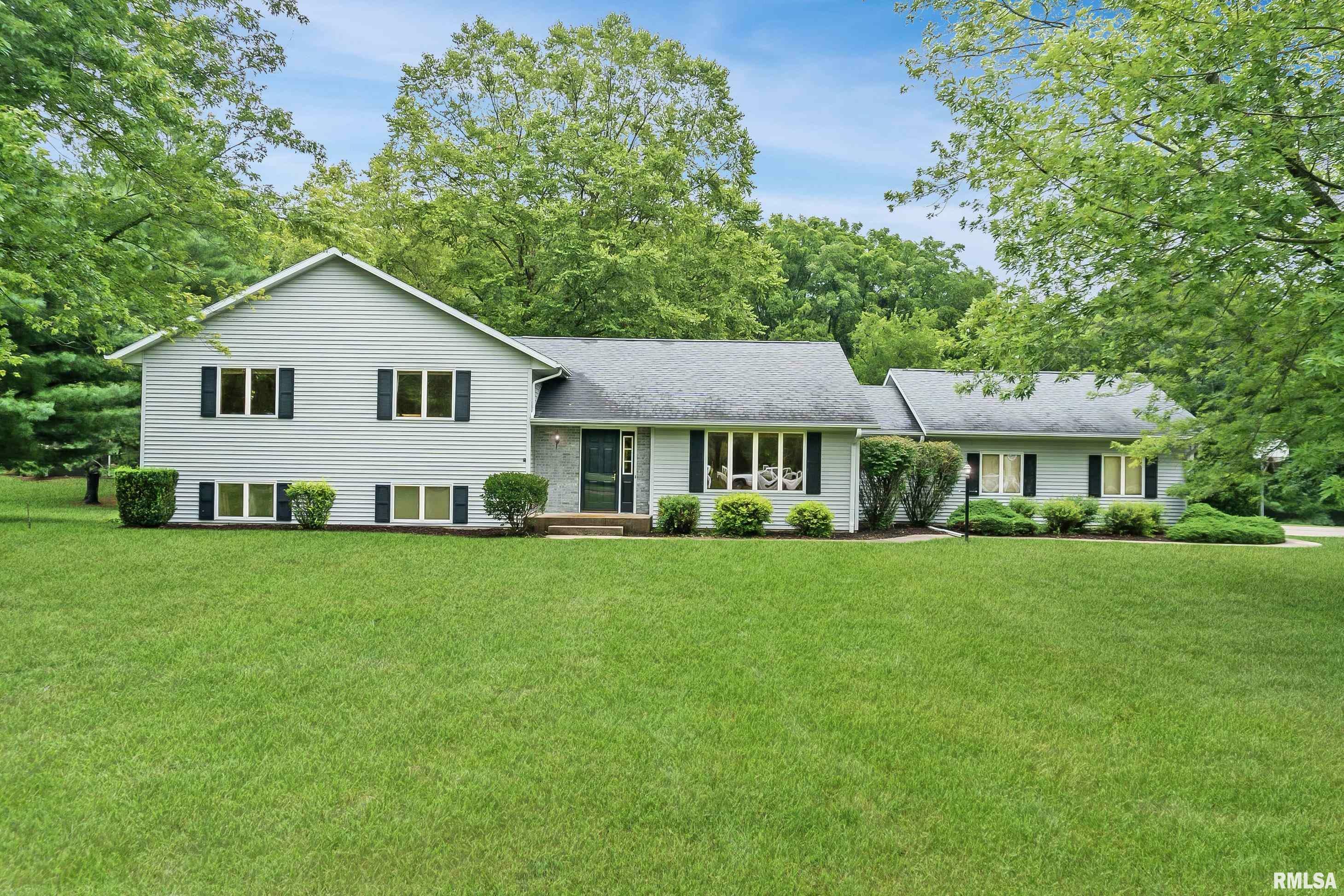 Property Photo: 107 Oakview Drive IL 61448