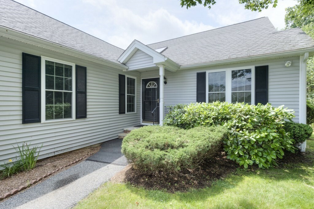 Property Photo:  42 Country Squire Rd 42  MA 01569 