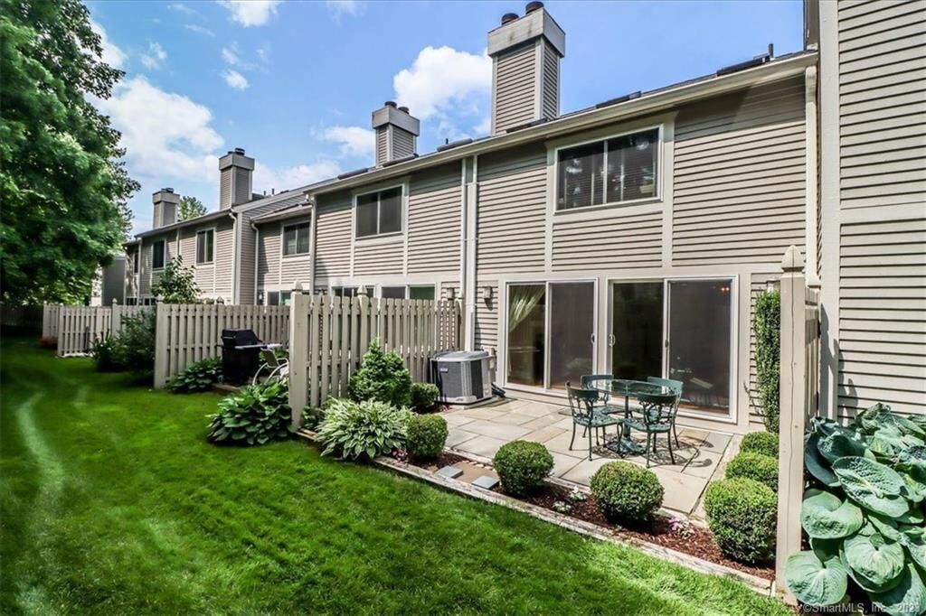 Property Photo:  22 Strathmore Lane 22  CT 06880 