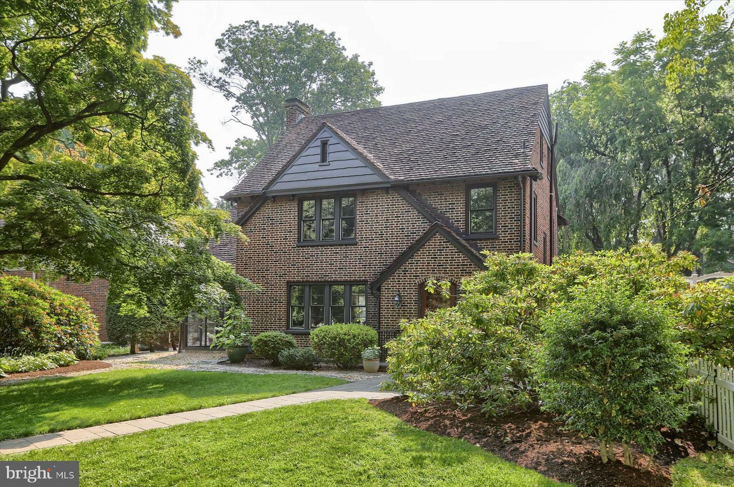 Property Photo: 621 N School Lane PA 17603