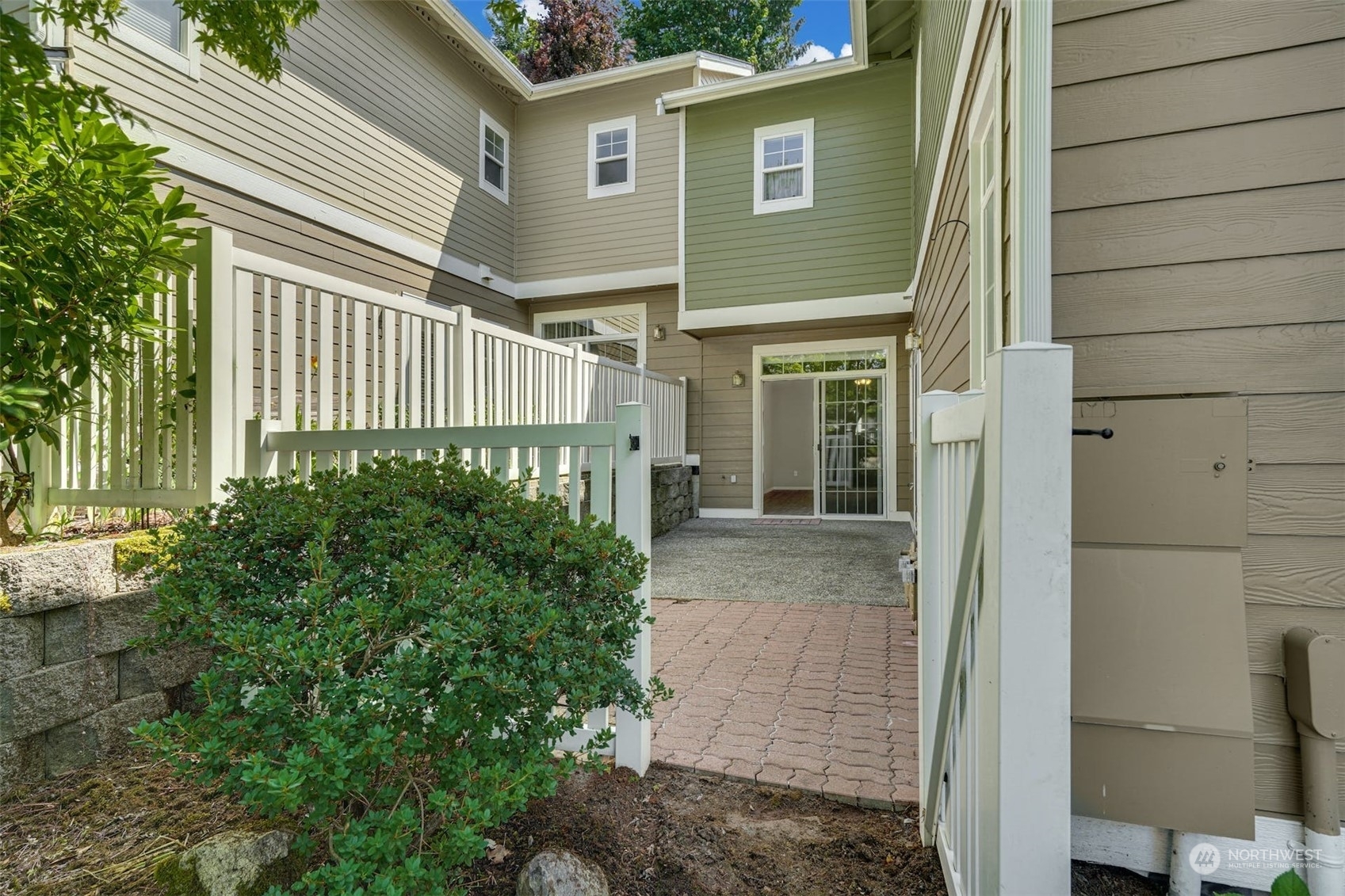 Property Photo:  22533 SE 45th Street 1664  WA 98029 