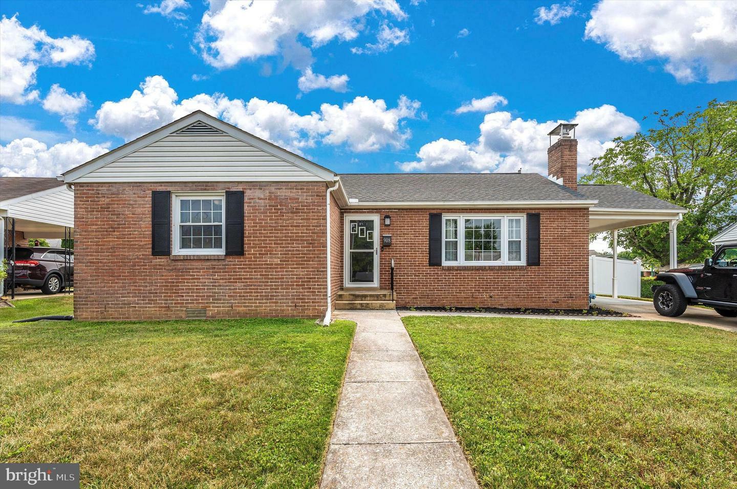 Property Photo:  908 Cherokee Trail  MD 21701 