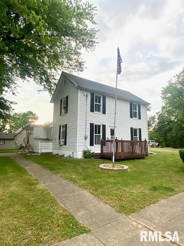 Property Photo:  407 E Franklin Street  IL 61755