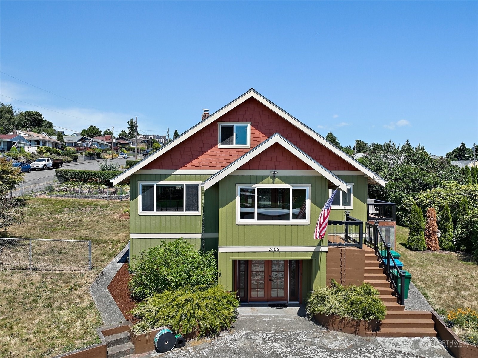 Property Photo:  2606 E 13th Street  WA 98310 