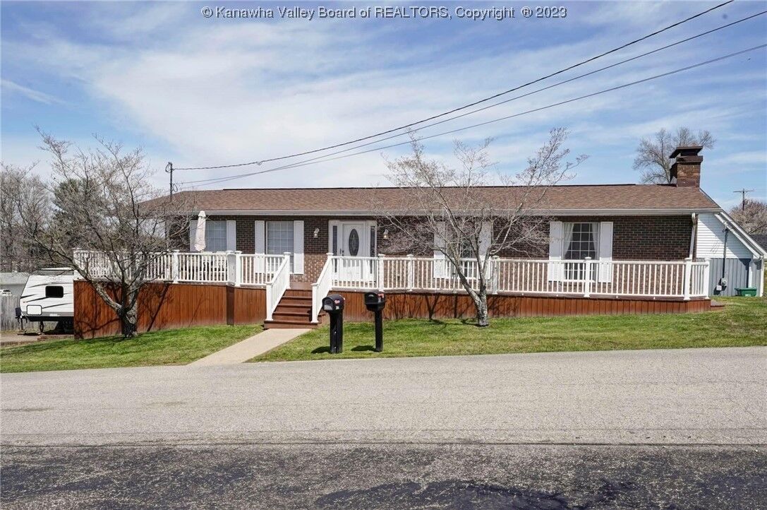 Property Photo:  206 Walnut Drive  WV 25526 
