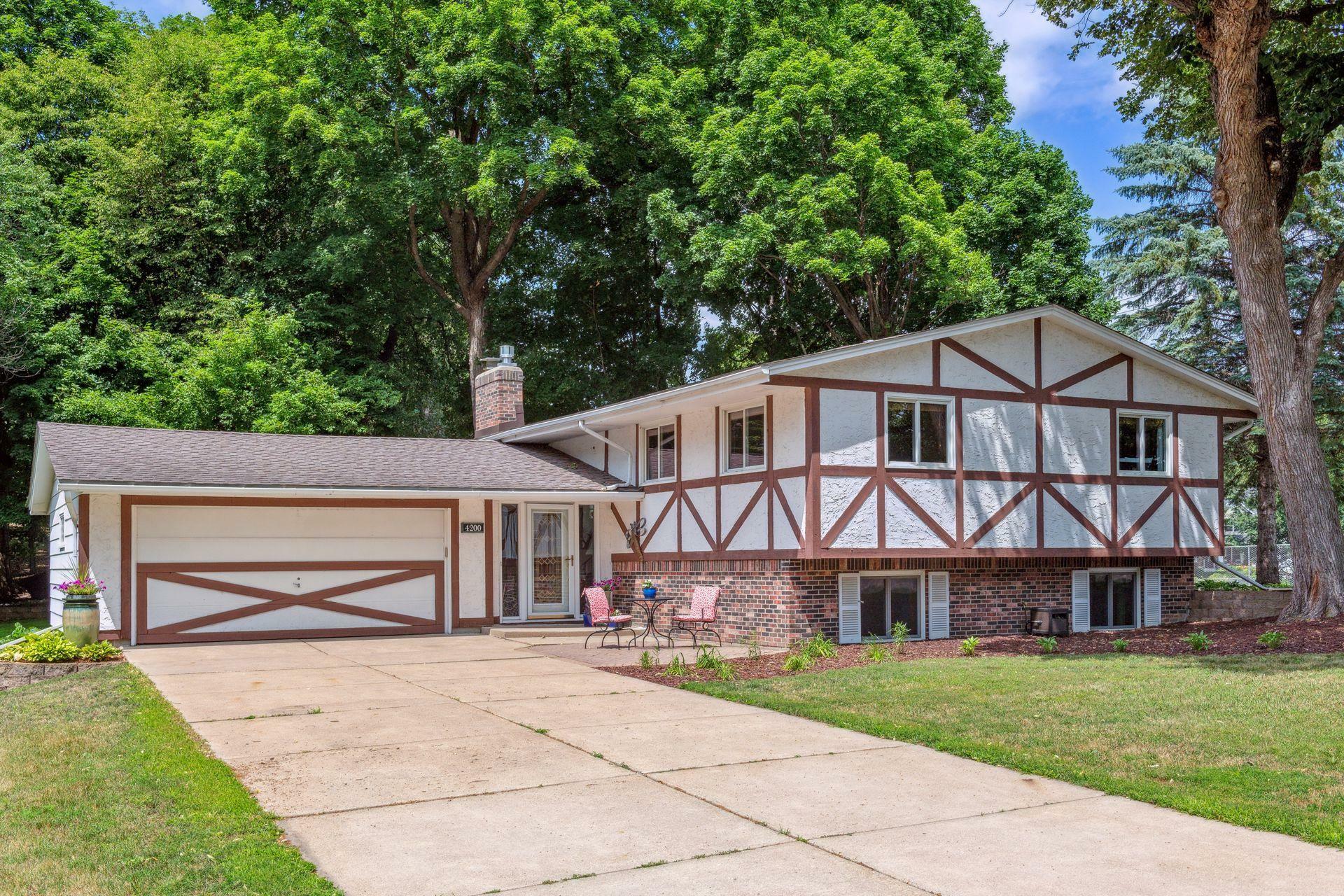 Property Photo:  4200 Winchester Court  MN 55345 